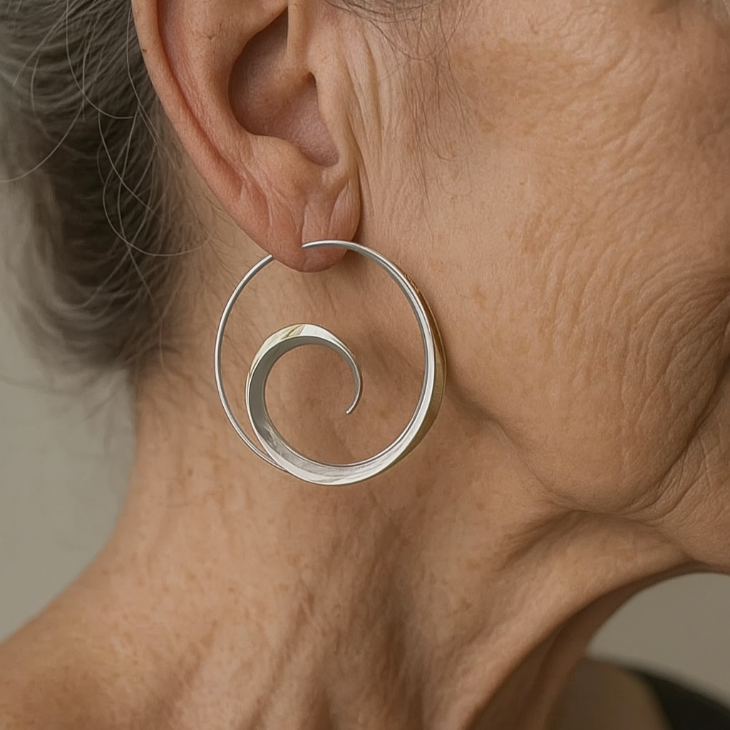 Vintage-Ohrringe mit spiralförmigen Wellen