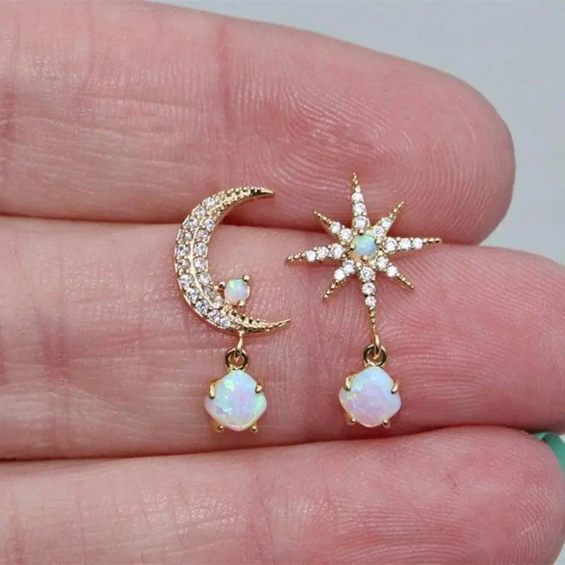 Ohrringe "Mond und Stern" aus Gold und Opal