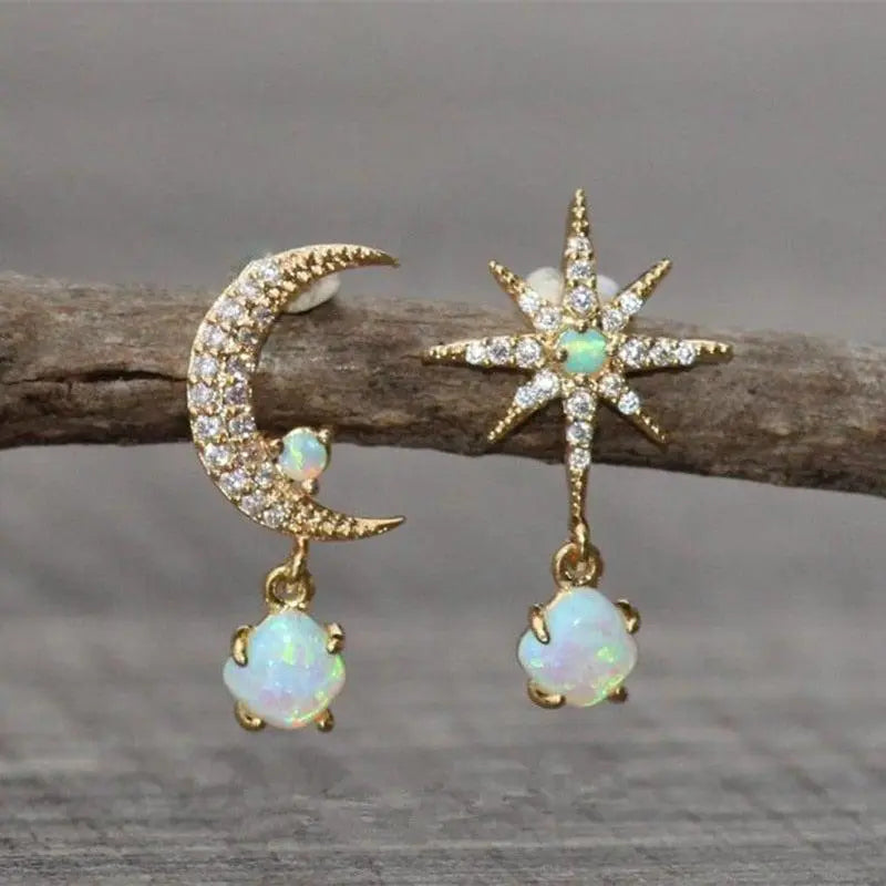 Ohrringe "Mond und Stern" aus Gold und Opal