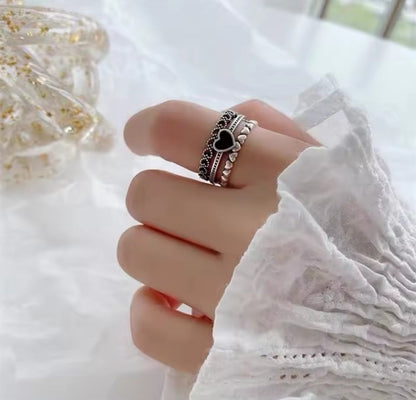 Verstellbarer 3-reihiger Ring mit Herzverzierung