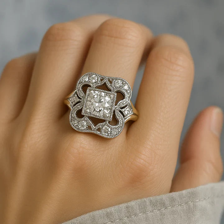 Vintage-Ring aus Zirkonia und Gold