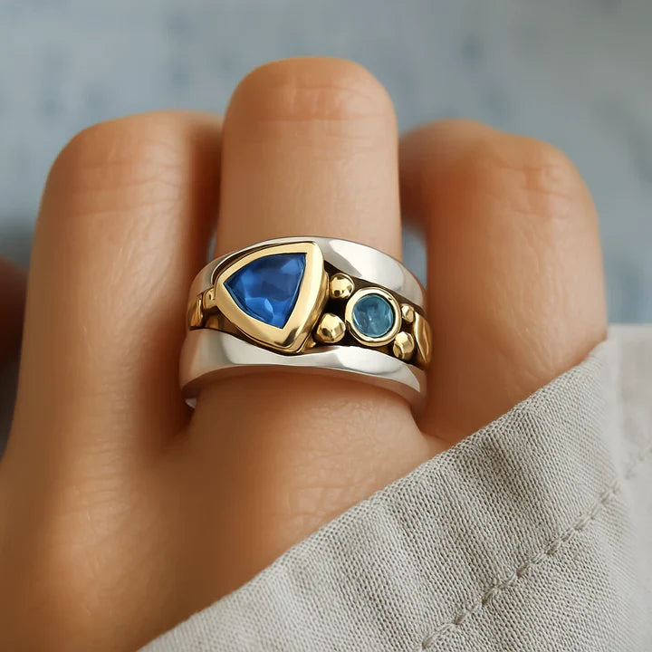 Vintage-Ring mit blauem Kristall